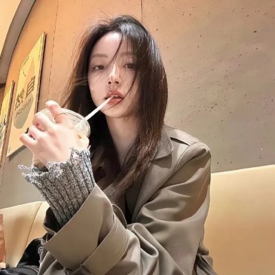 远山含笑